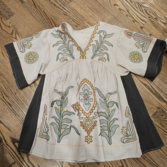 Womens Floral Embroidered Loose Fit V Neck Babydoll Dress - Picture 4 of 9